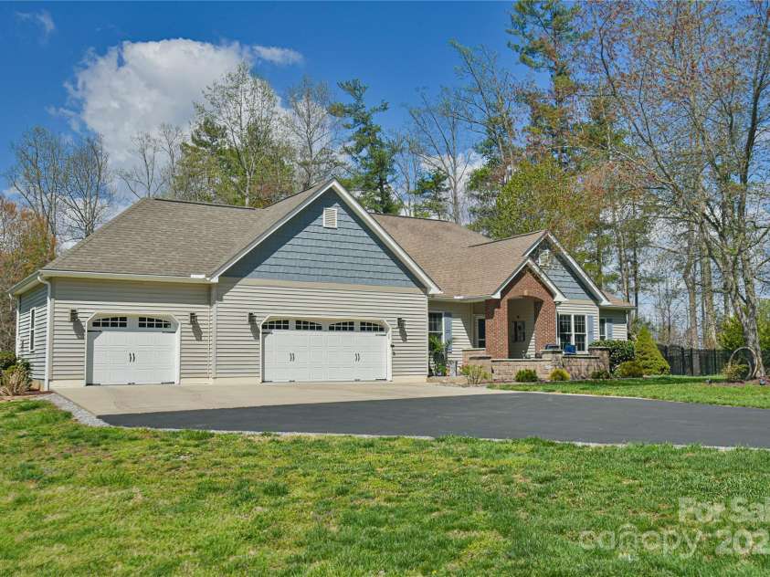 79 Pattys Chapel Road, Fletcher, NC 28732.  MLS# CAR4239671, YatesRealty ID 5295. Welcome home!