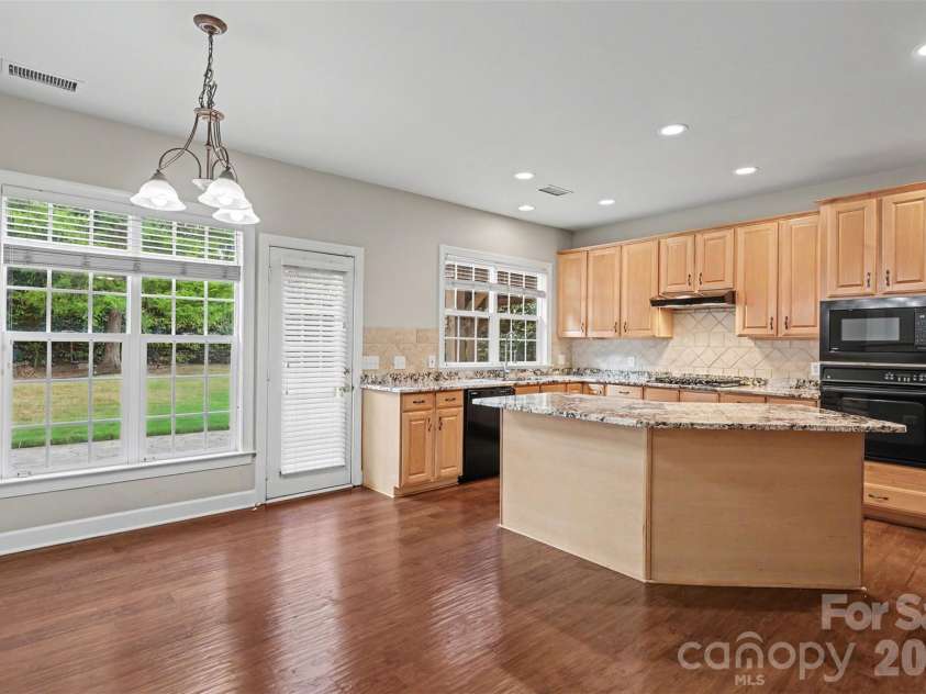 11027 Knight Castle Drive, Charlotte, NC 28277.  MLS# CAR4426935, YatesRealty ID 52950. 
