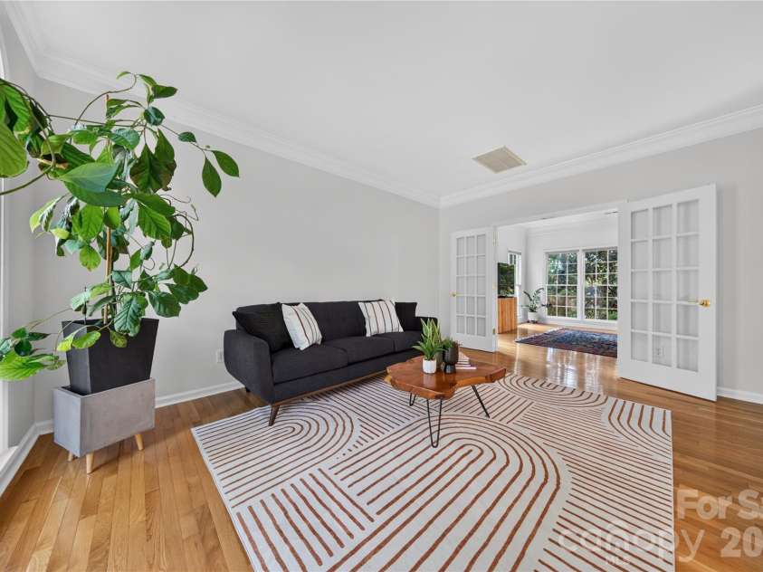 7128 Broadford Court, Charlotte, NC 28277.  MLS# CAR4426890, YatesRealty ID 52952. Light and Bright throughout