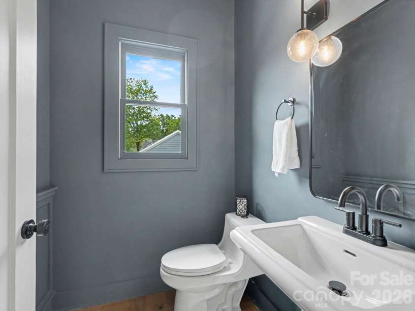 3139 Colyer Place, Charlotte, NC 28205.  MLS# CAR4426937, YatesRealty ID 52953. 