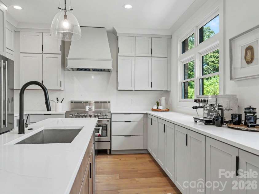 3139 Colyer Place, Charlotte, NC 28205.  MLS# CAR4426937, YatesRealty ID 52953. 