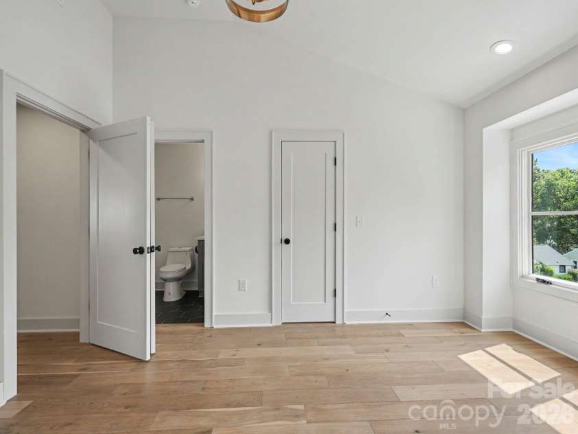 3139 Colyer Place, Charlotte, NC 28205.  MLS# CAR4426937, YatesRealty ID 52953. 