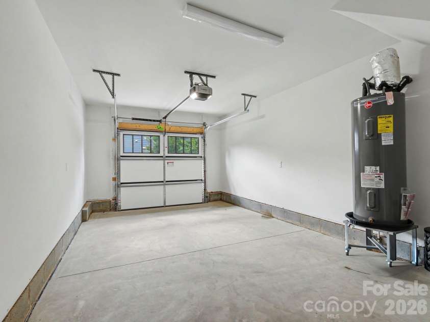 3139 Colyer Place, Charlotte, NC 28205.  MLS# CAR4426937, YatesRealty ID 52953. 