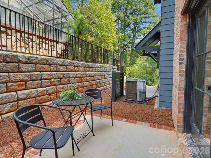 3139 Colyer Place, Charlotte, NC 28205.  MLS# CAR4426937, YatesRealty ID 52953. 