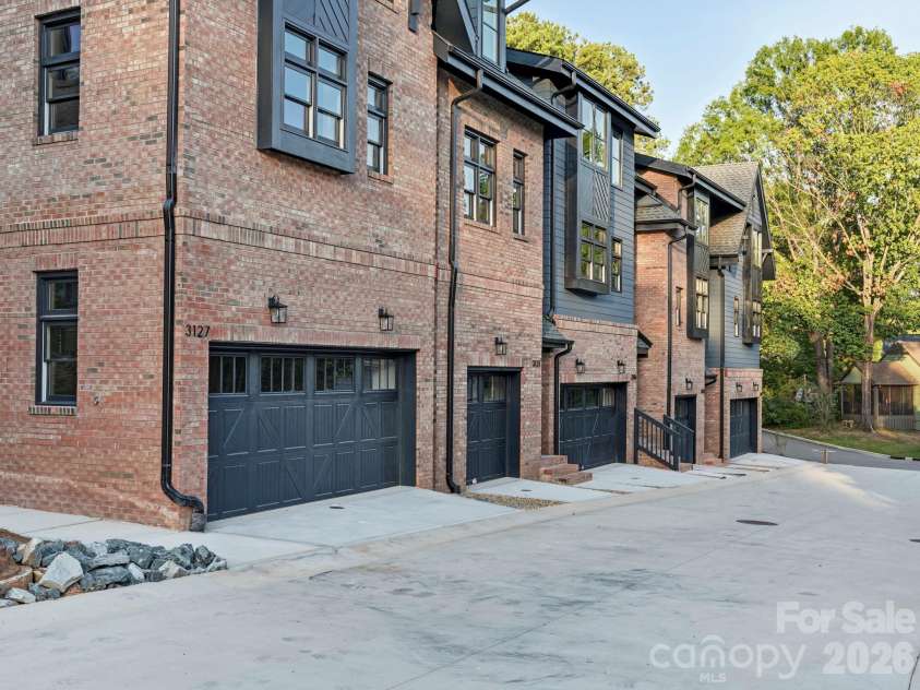3139 Colyer Place, Charlotte, NC 28205.  MLS# CAR4426937, YatesRealty ID 52953. 