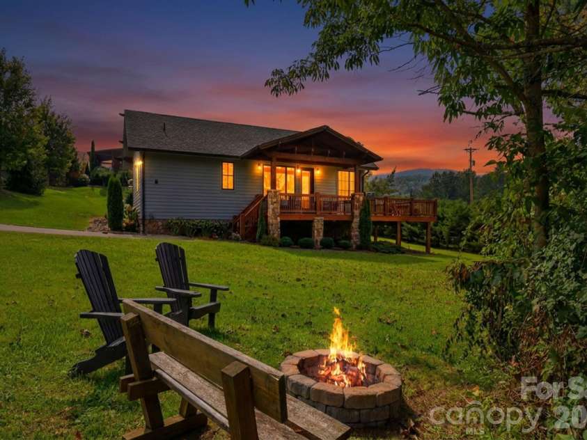 57 Valley View, Banner Elk, NC 28604.  MLS# CAR4426874, YatesRealty ID 52954. 
