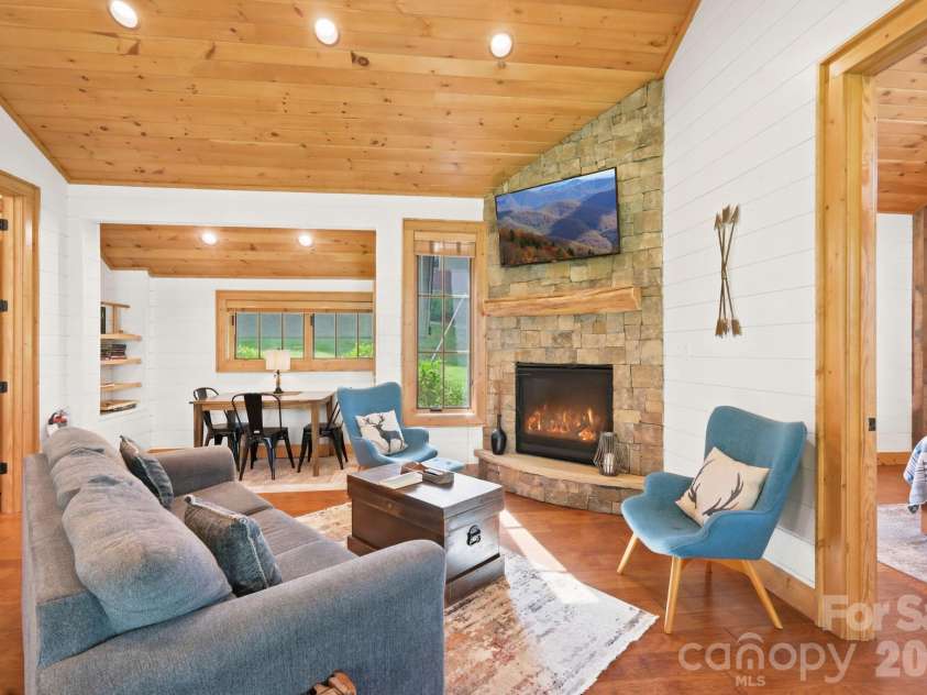 57 Valley View, Banner Elk, NC 28604.  MLS# CAR4426874, YatesRealty ID 52954. 