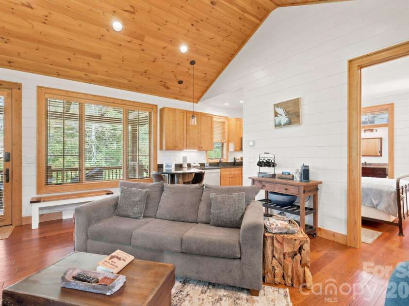 57 Valley View, Banner Elk, NC 28604.  MLS# CAR4426874, YatesRealty ID 52954. 