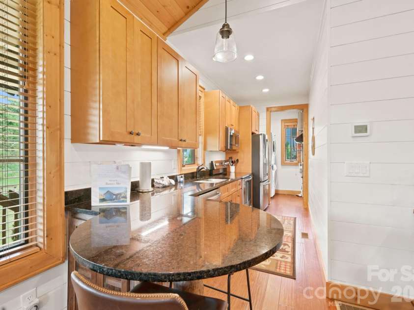 57 Valley View, Banner Elk, NC 28604.  MLS# CAR4426874, YatesRealty ID 52954. 