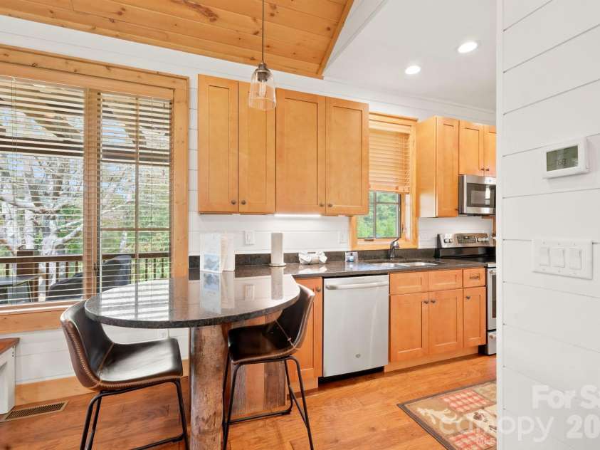 57 Valley View, Banner Elk, NC 28604.  MLS# CAR4426874, YatesRealty ID 52954. 
