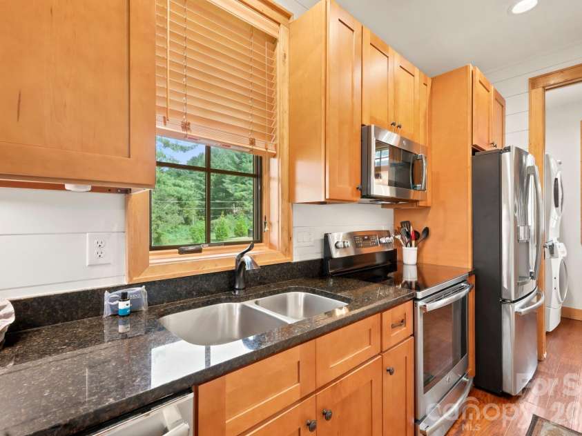 57 Valley View, Banner Elk, NC 28604.  MLS# CAR4426874, YatesRealty ID 52954. 