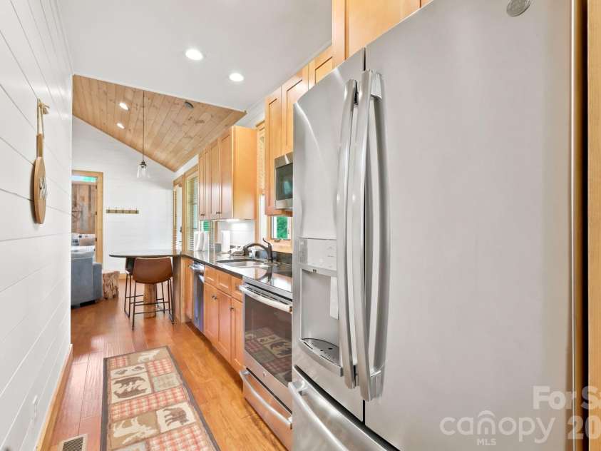 57 Valley View, Banner Elk, NC 28604.  MLS# CAR4426874, YatesRealty ID 52954. 