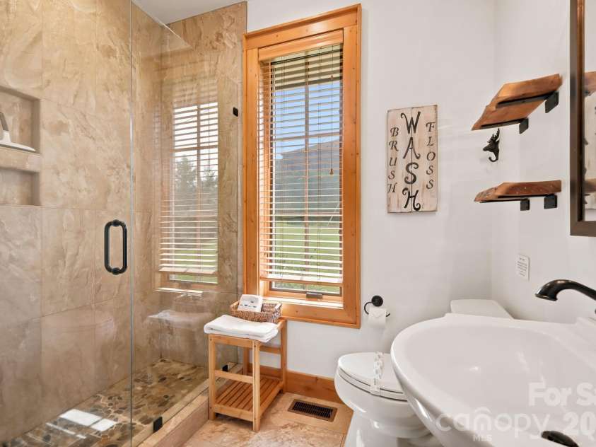 57 Valley View, Banner Elk, NC 28604.  MLS# CAR4426874, YatesRealty ID 52954. 