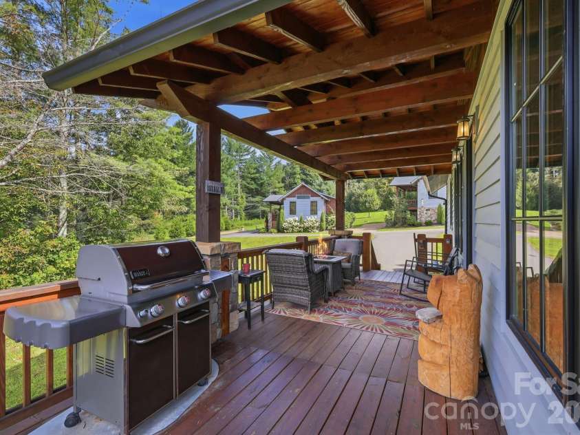 57 Valley View, Banner Elk, NC 28604.  MLS# CAR4426874, YatesRealty ID 52954. 