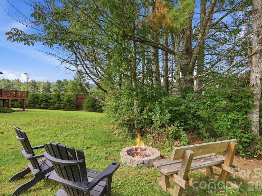 57 Valley View, Banner Elk, NC 28604.  MLS# CAR4426874, YatesRealty ID 52954. 
