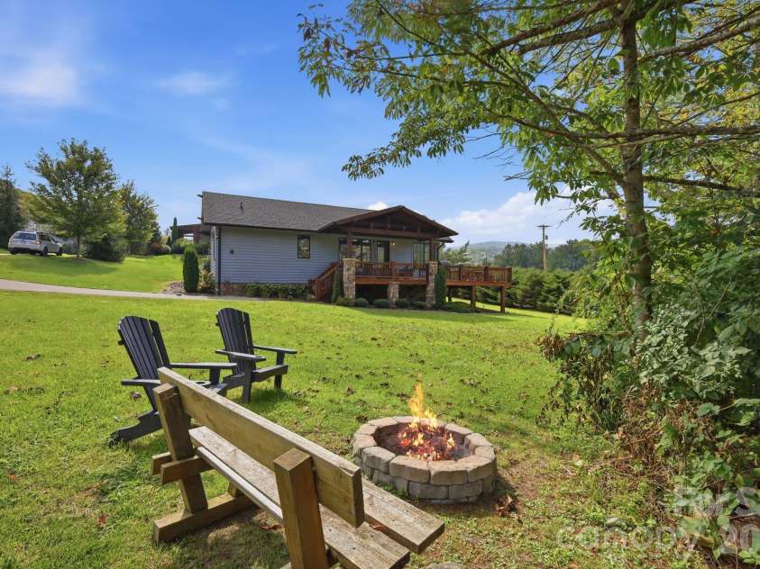 57 Valley View, Banner Elk, NC 28604.  MLS# CAR4426874, YatesRealty ID 52954. 