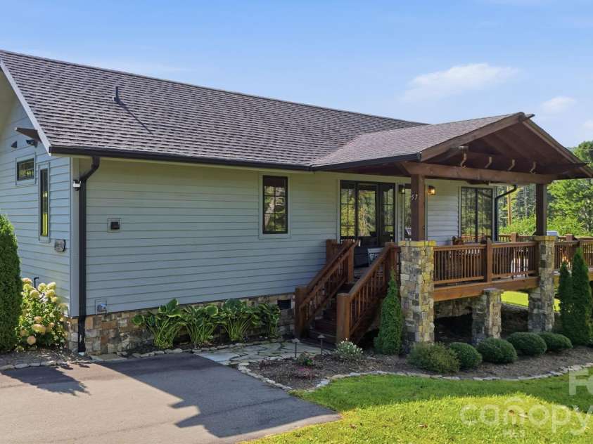 57 Valley View, Banner Elk, NC 28604.  MLS# CAR4426874, YatesRealty ID 52954. 