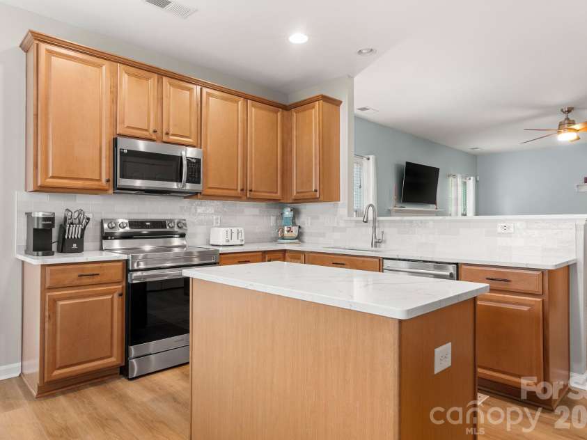338 Lorraine Road, Fort Mill, SC 29708.  MLS# CAR4426652, YatesRealty ID 52958. 