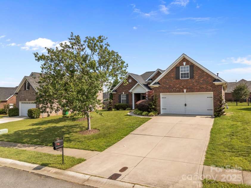 3419 Brickyard Lane, Midland, NC 28107.  MLS# CAR4266112, YatesRealty ID 5296. 