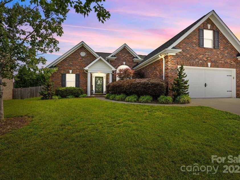 3419 Brickyard Lane, Midland, NC 28107.  MLS# CAR4266112, YatesRealty ID 5296. 