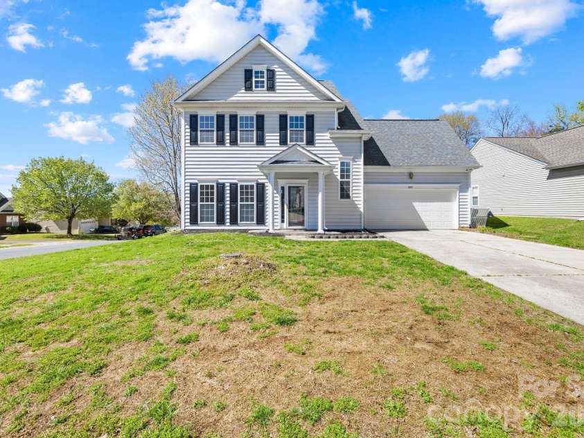 8805 Firestreak Drive, Charlotte, NC 28216.  MLS# CAR4359564, YatesRealty ID 5296. 
