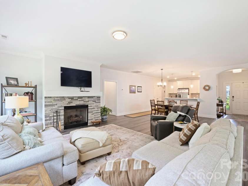 6625 Glenlivet Court, Charlotte, NC 28278.  MLS# CAR4426512, YatesRealty ID 52962. 