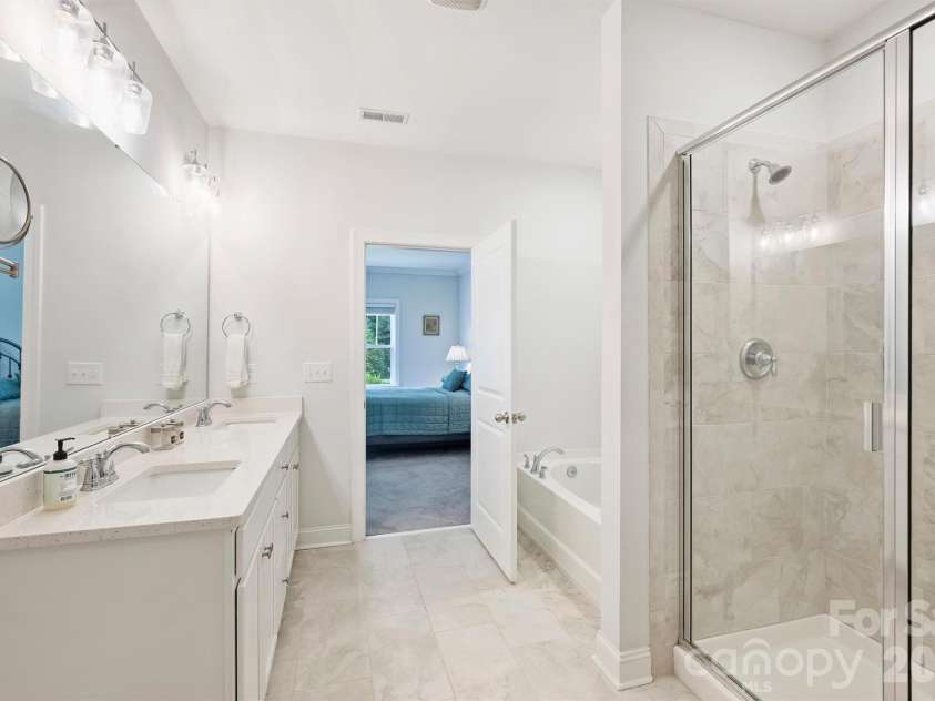 6625 Glenlivet Court, Charlotte, NC 28278.  MLS# CAR4426512, YatesRealty ID 52962. 
