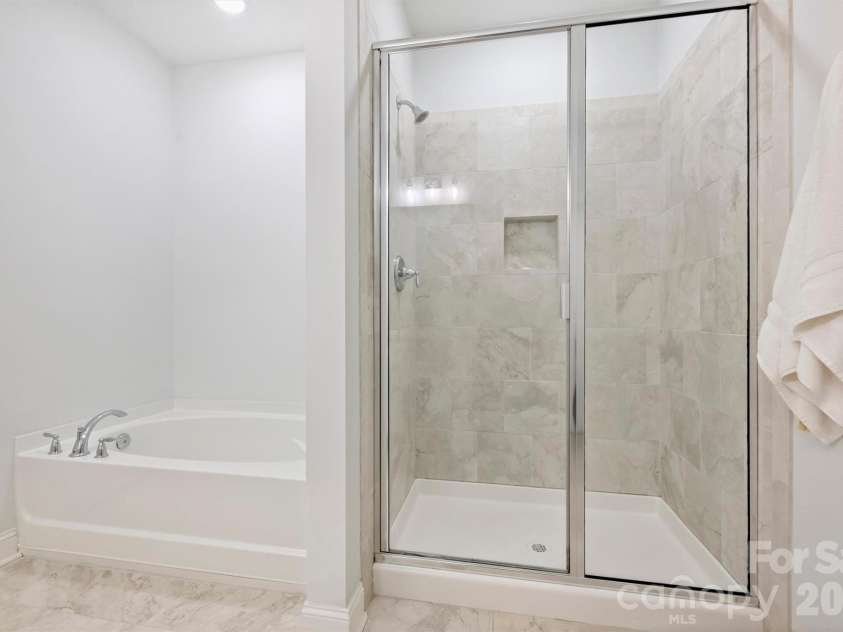 6625 Glenlivet Court, Charlotte, NC 28278.  MLS# CAR4426512, YatesRealty ID 52962. 