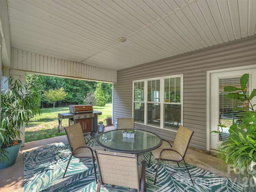 6625 Glenlivet Court, Charlotte, NC 28278.  MLS# CAR4426512, YatesRealty ID 52962. 