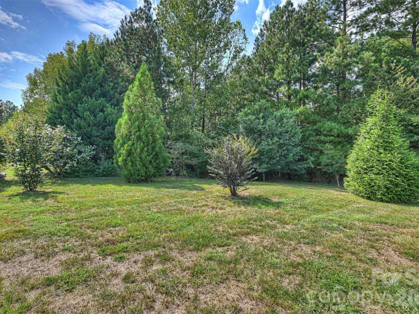 6625 Glenlivet Court, Charlotte, NC 28278.  MLS# CAR4426512, YatesRealty ID 52962. 