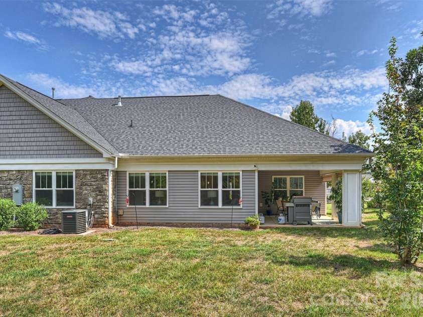 6625 Glenlivet Court, Charlotte, NC 28278.  MLS# CAR4426512, YatesRealty ID 52962. 