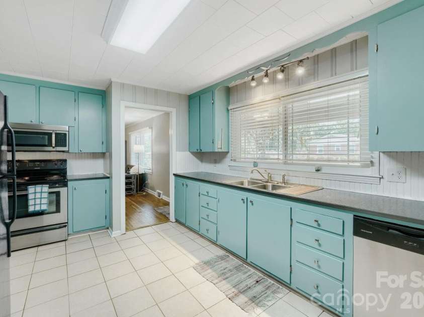 301 Jean Avenue, Kannapolis, NC 28083.  MLS# CAR4426634, YatesRealty ID 52963. 
