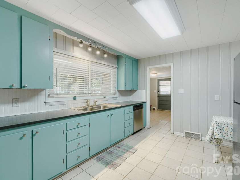301 Jean Avenue, Kannapolis, NC 28083.  MLS# CAR4426634, YatesRealty ID 52963. 
