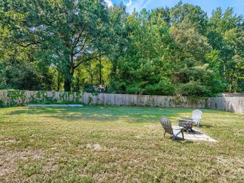 301 Jean Avenue, Kannapolis, NC 28083.  MLS# CAR4426634, YatesRealty ID 52963. 