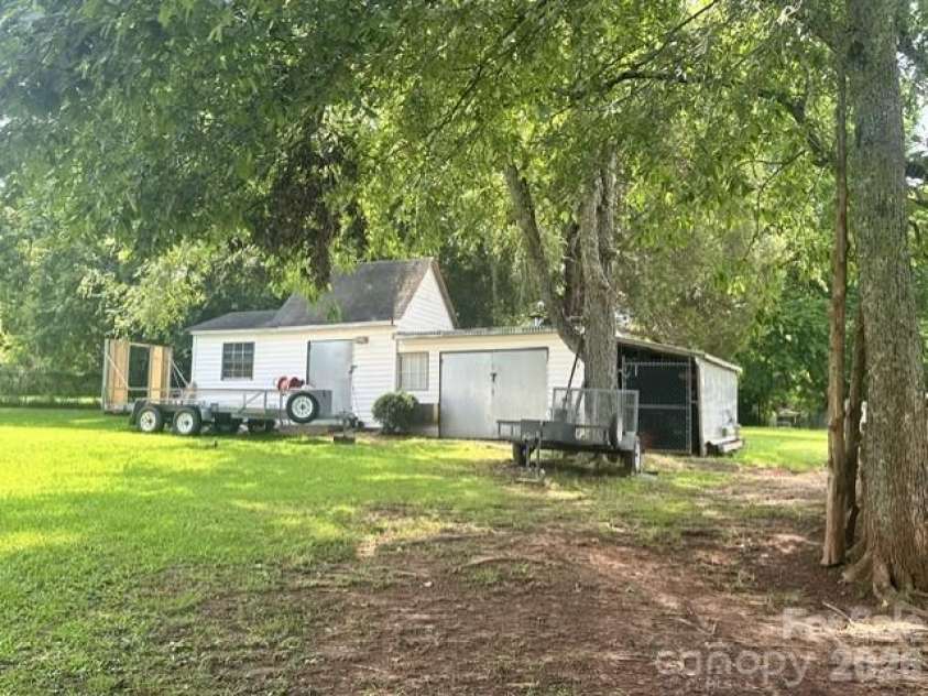 5241 Golden Pond Drive, York, SC 29745.  MLS# CAR4426510, YatesRealty ID 52965. 