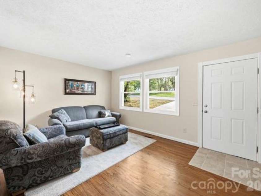 5907 Scots Bluff Drive, Charlotte, NC 28227.  MLS# CAR4426176, YatesRealty ID 52966. 