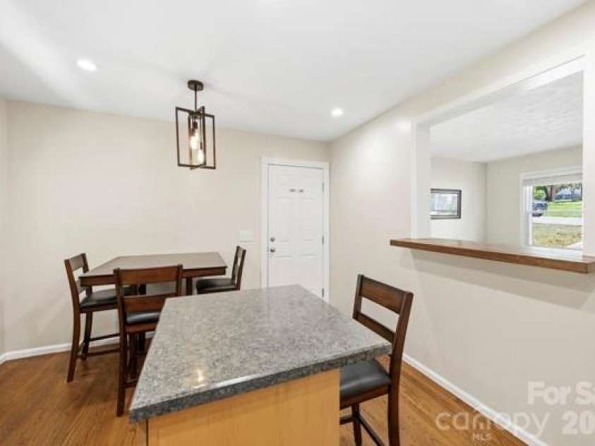 5907 Scots Bluff Drive, Charlotte, NC 28227.  MLS# CAR4426176, YatesRealty ID 52966. 