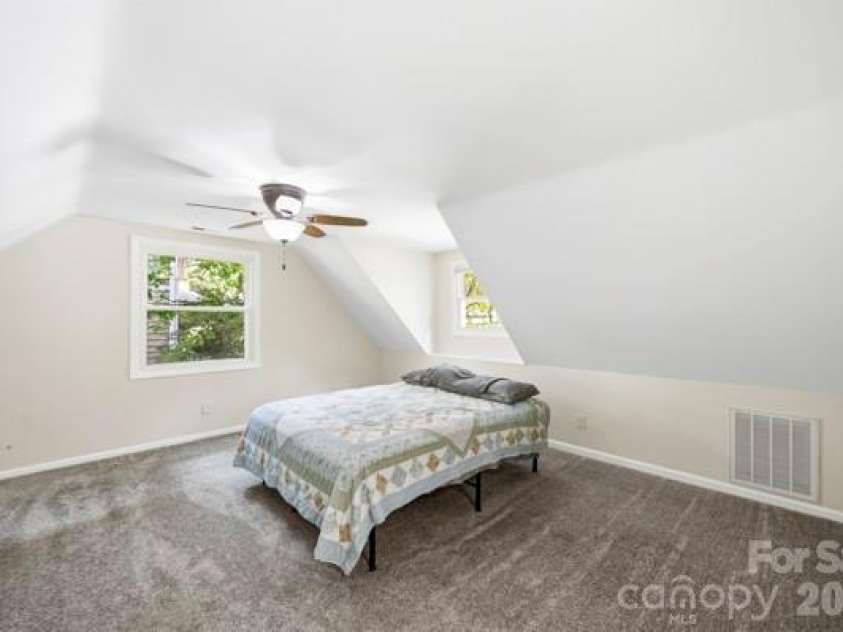 5907 Scots Bluff Drive, Charlotte, NC 28227.  MLS# CAR4426176, YatesRealty ID 52966. 