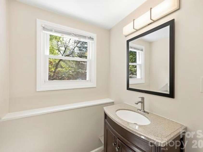 5907 Scots Bluff Drive, Charlotte, NC 28227.  MLS# CAR4426176, YatesRealty ID 52966. 