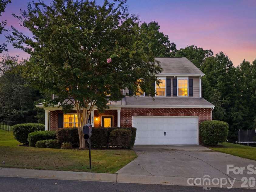 3309 Wicklow Lane, Gastonia, NC 28056.  MLS# CAR4426469, YatesRealty ID 52967. 