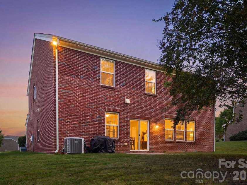 3309 Wicklow Lane, Gastonia, NC 28056.  MLS# CAR4426469, YatesRealty ID 52967. 