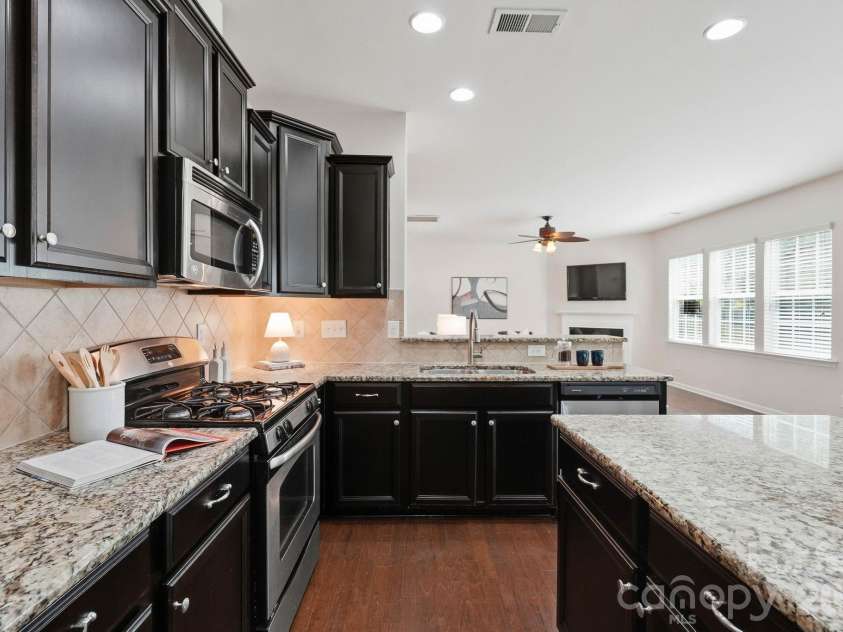 3309 Wicklow Lane, Gastonia, NC 28056.  MLS# CAR4426469, YatesRealty ID 52967. 