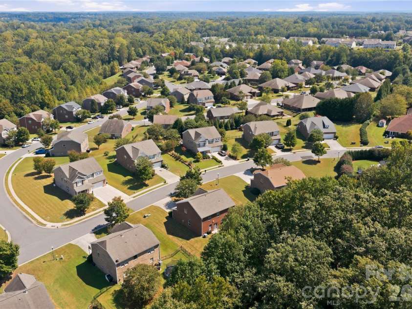 3309 Wicklow Lane, Gastonia, NC 28056.  MLS# CAR4426469, YatesRealty ID 52967. 