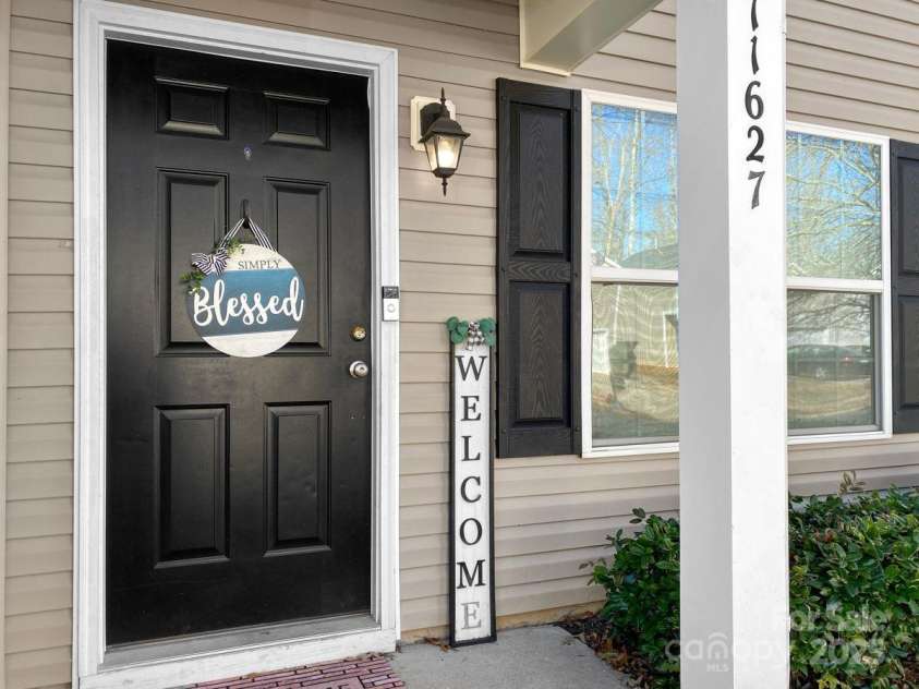 11627 Tribal Drive, Charlotte, NC 28214.  MLS# CAR4214830, YatesRealty ID 5297. Inviting entrance
