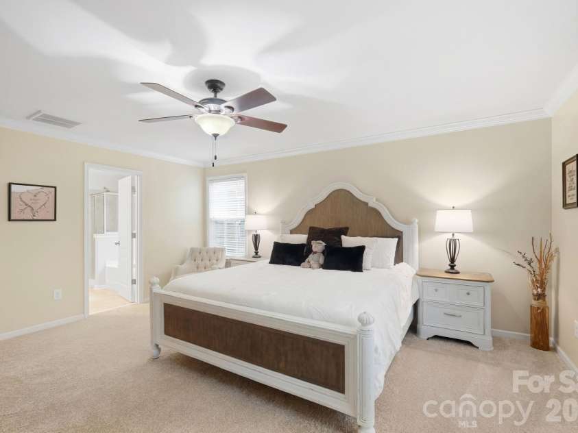 2669 Southern Trace Drive, Waxhaw, NC 28173.  MLS# CAR4426085, YatesRealty ID 52970. 