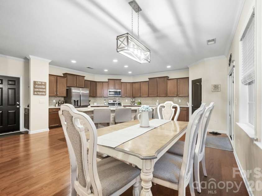 2669 Southern Trace Drive, Waxhaw, NC 28173.  MLS# CAR4426085, YatesRealty ID 52970. Breakfast area