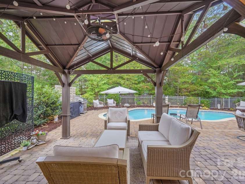 2669 Southern Trace Drive, Waxhaw, NC 28173.  MLS# CAR4426085, YatesRealty ID 52970. Fully Fenced Back yard Oasis