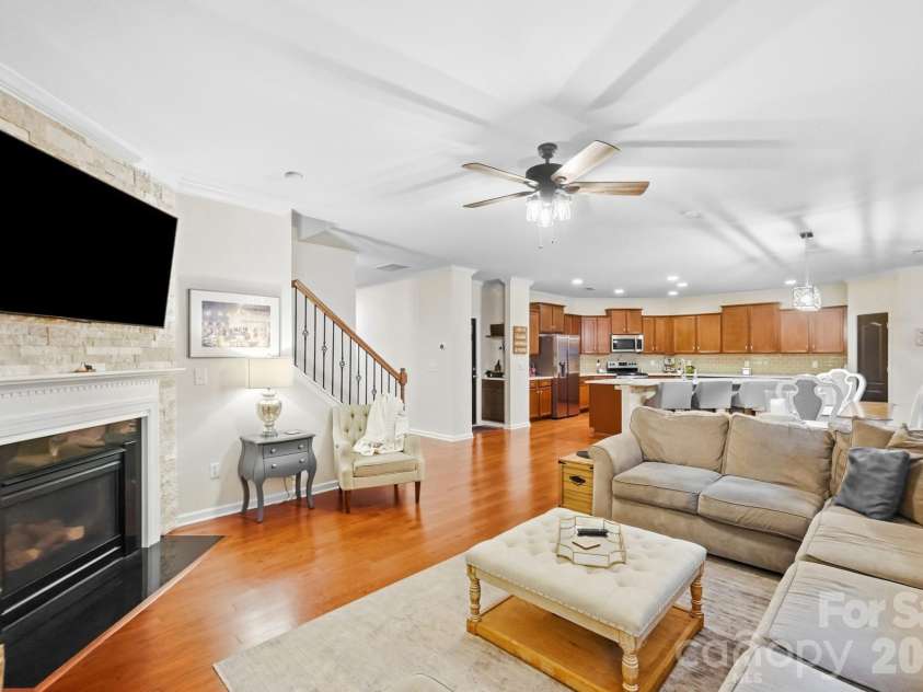 2669 Southern Trace Drive, Waxhaw, NC 28173.  MLS# CAR4426085, YatesRealty ID 52970. Gas Fireplace