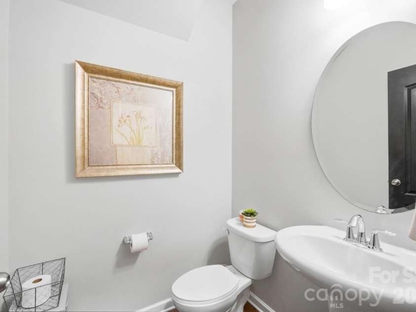 2669 Southern Trace Drive, Waxhaw, NC 28173.  MLS# CAR4426085, YatesRealty ID 52970. Half bath on main