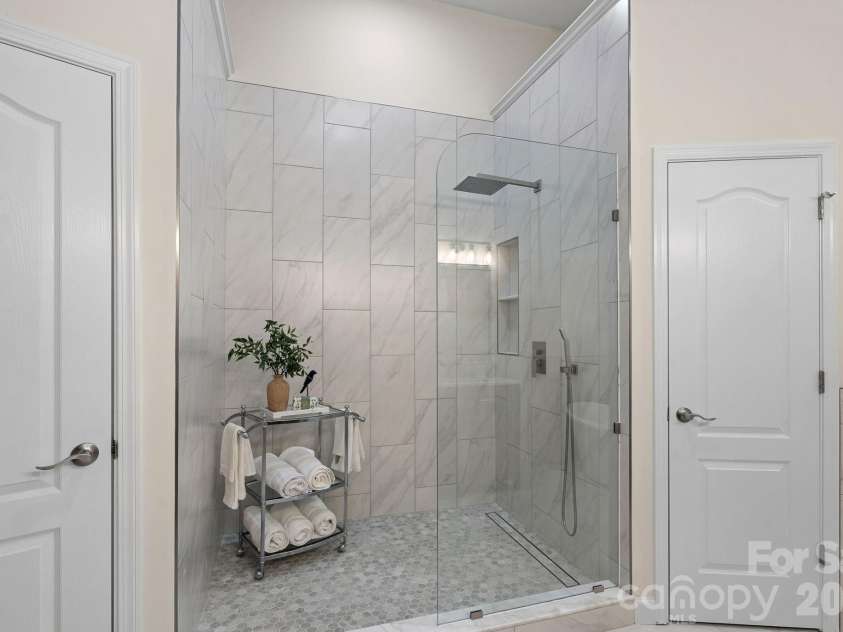 390 Robinson Road, Mooresville, NC 28117.  MLS# CAR4426077, YatesRealty ID 52971. 